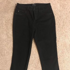 Black Skinny Capris